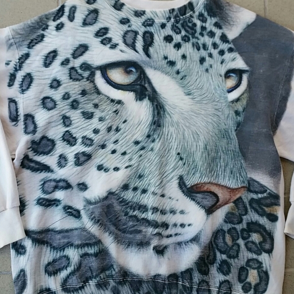 Oversized Vintage Snow Leopard 